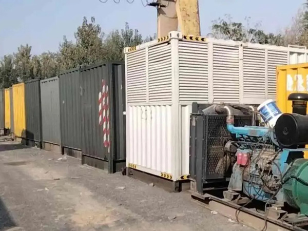 鹤峰200KW柴油发电机机组每小时油耗是多少？